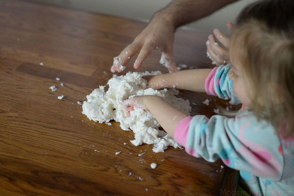 Snow Dough Recipe - great sensory play for toddlers and kids! Made with only 3 ingredients! ModernMommyhood.com