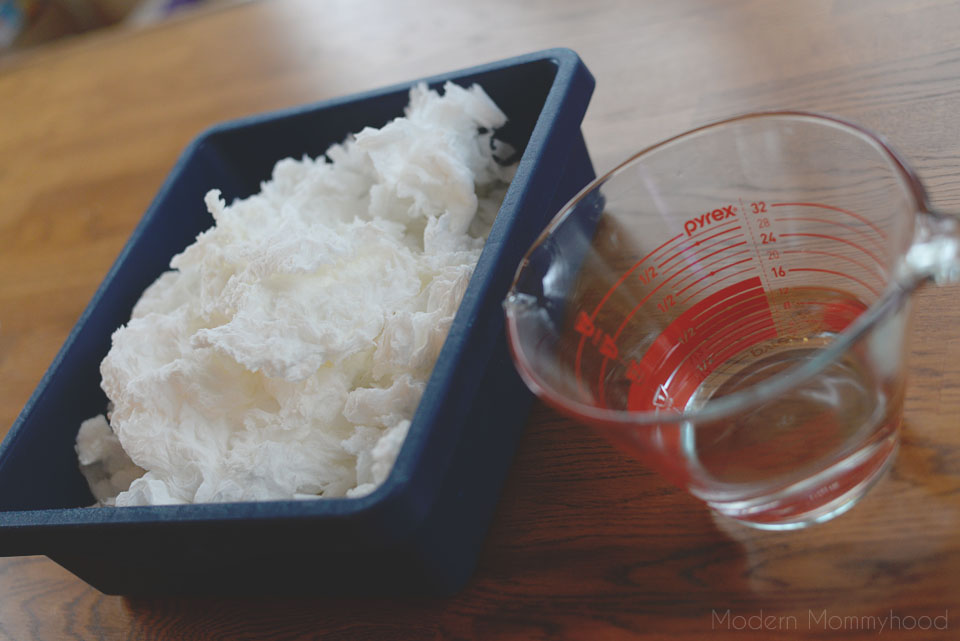 Snow Dough Recipe - great sensory play for toddlers and kids! Made with only 3 ingredients! ModernMommyhood.com