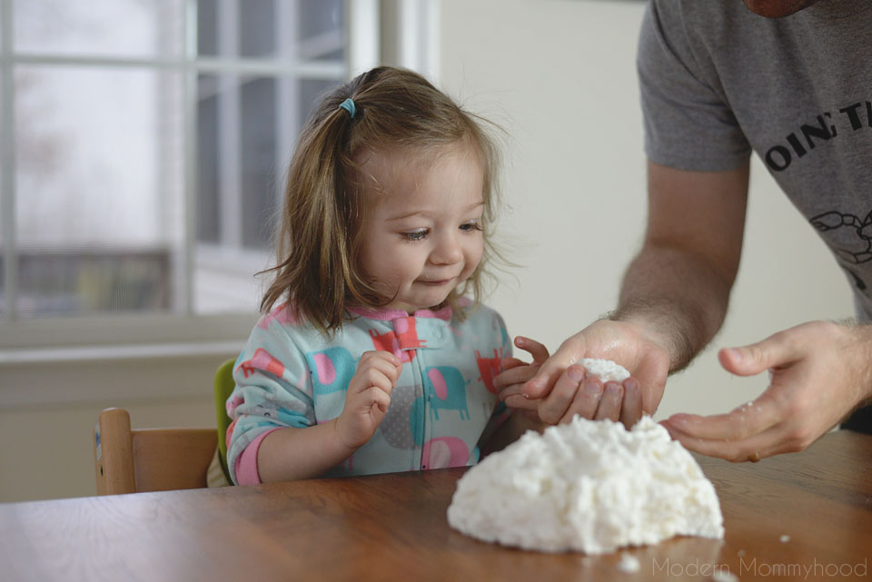 Snow Dough Recipe - great sensory play for toddlers and kids! Made with only 3 ingredients! ModernMommyhood.com