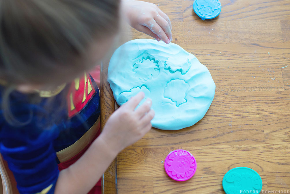 Super Soft Play Dough Recipe - Made from only 2 ingredients (and I bet you have them in your house!). This dough is a lot of fun for preschool aged kids, can be made into any color, and provides fun sensory play!