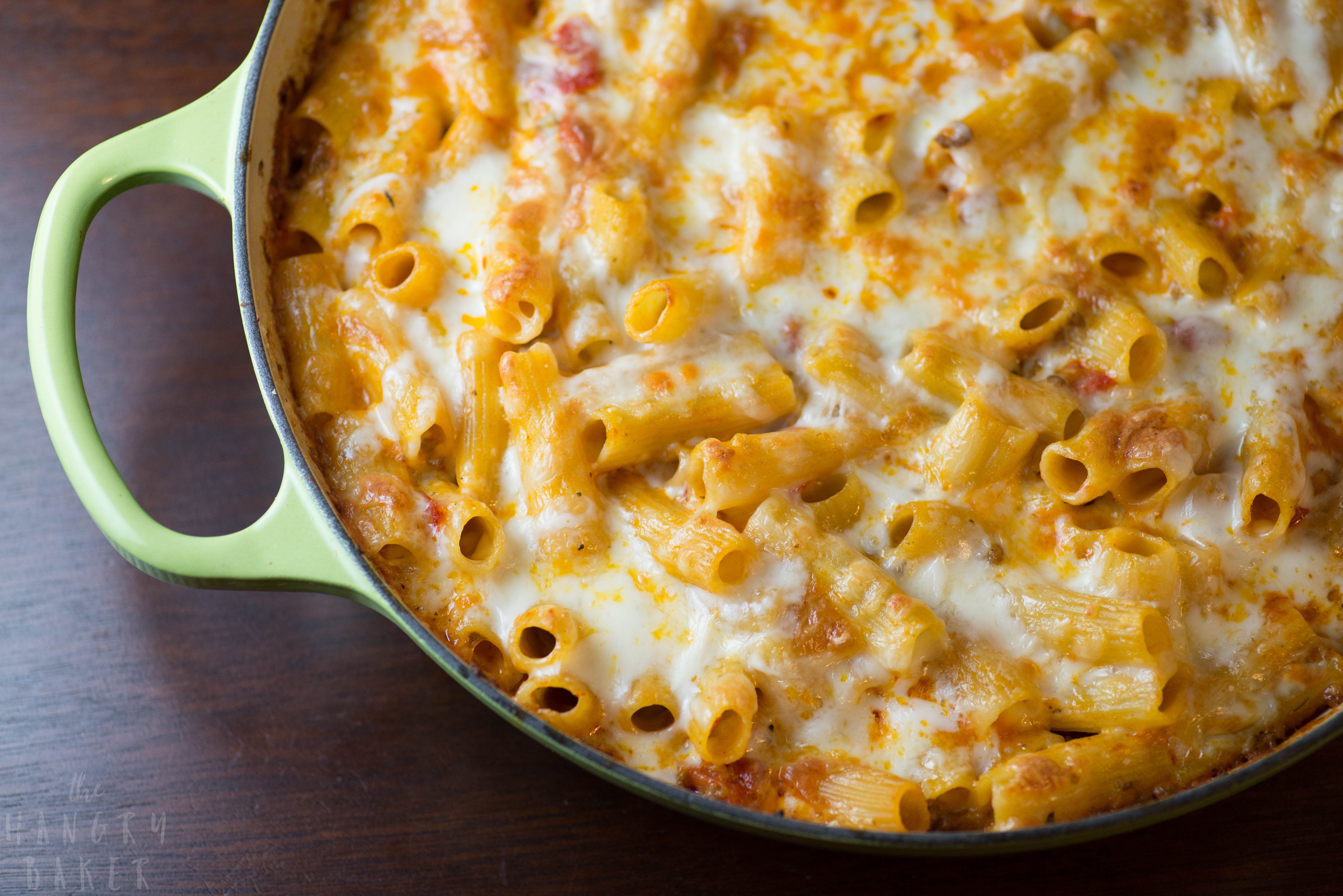 One Pot Baked Ziti - a hearty pasta dish recipe that's easy to make, the whole family will enjoy and has hardly any clean up! Perfect for a weeknight meal!