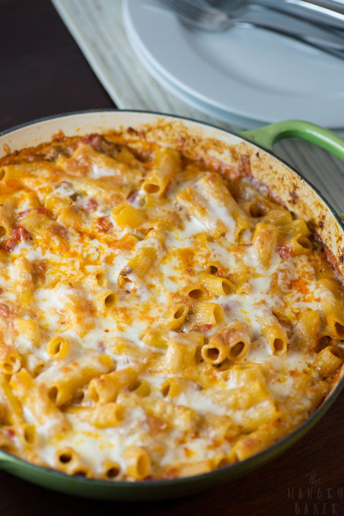 One Pot Baked Ziti - a hearty pasta dish recipe that's easy to make, the whole family will enjoy and has hardly any clean up! Perfect for a weeknight meal!