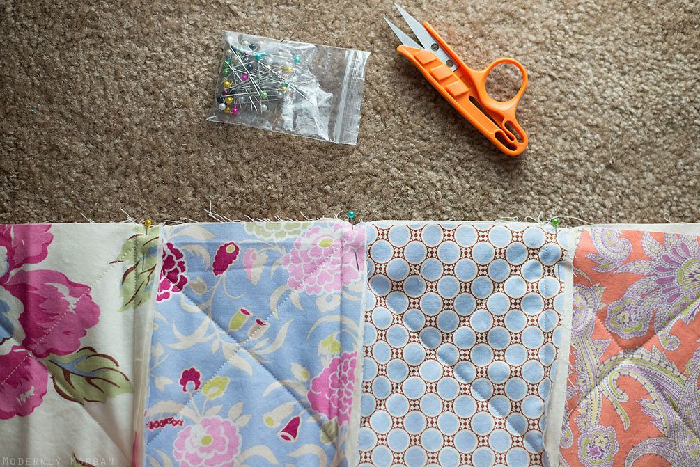 Rustic Rag Quilt Tutorial - a super easy and quick quilt (great for beginners) that looks well loved and cozy from the very first wash!