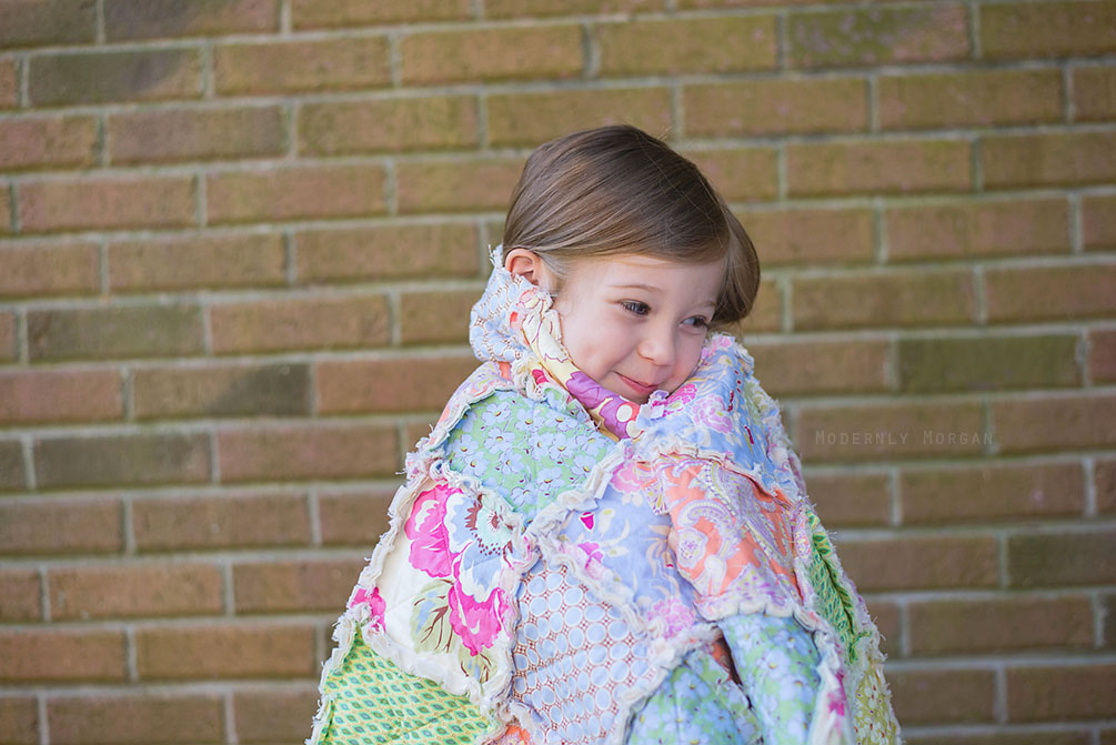 Rustic Rag Quilt Tutorial - a super easy and quick quilt (great for beginners) that looks well loved and cozy from the very first wash!