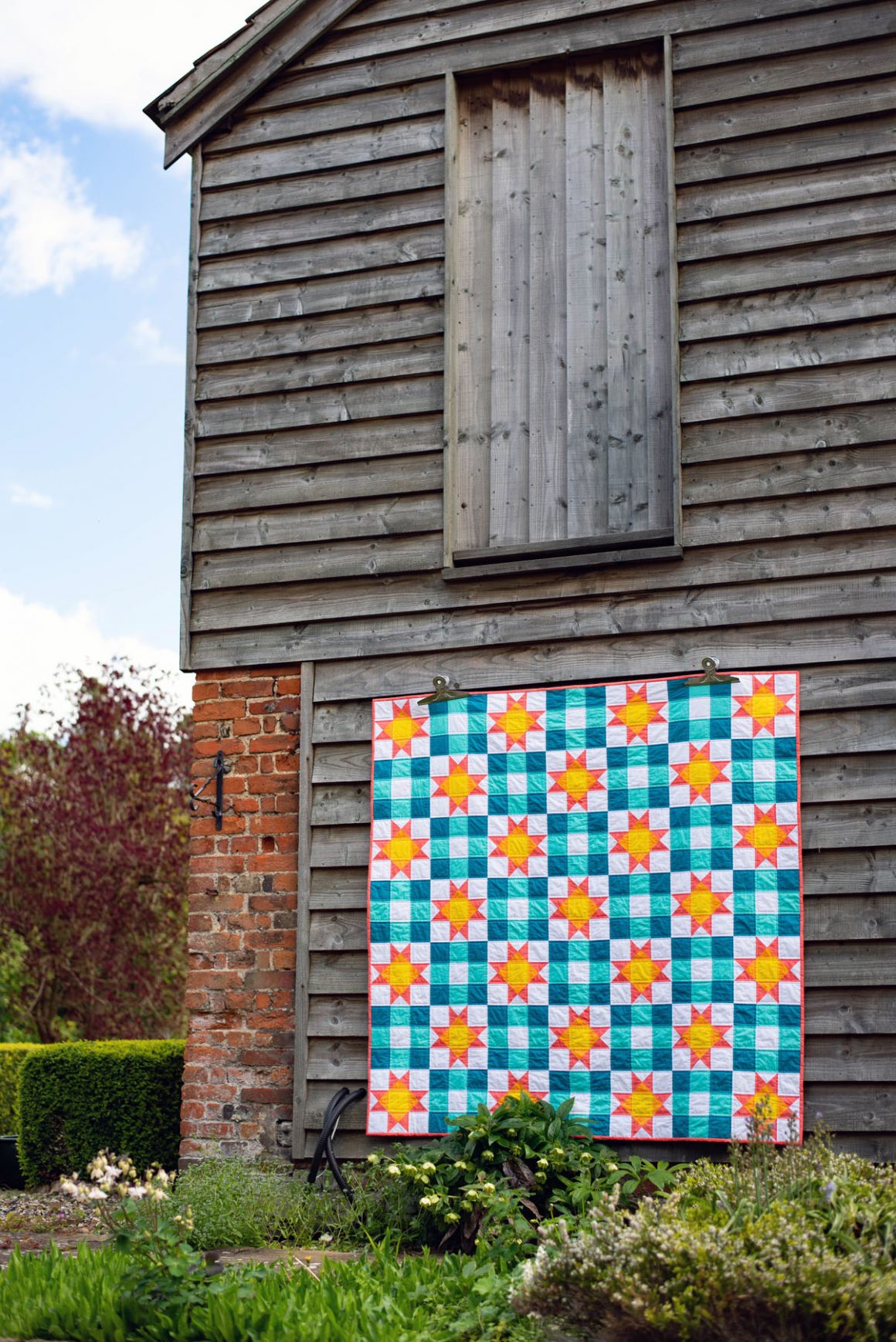 Boot Room Quilt - Free Pattern Tutorial - A modern spin on traditional quilt blocks!